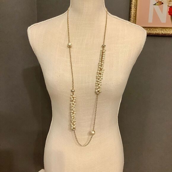 Seeded Faux Pearl Clusters Necklace - Picture 1 of 4